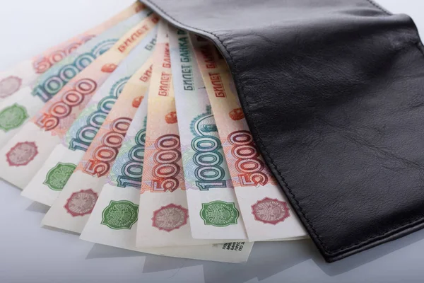 Банкноты Черном Кожаном Бумажнике — стоковое фото
