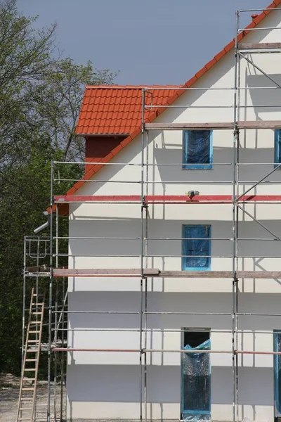 Neubau Mit Gerüsten — Stockfoto