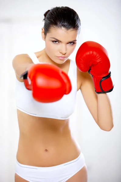 Unga Vackra Kvinnan Fitness Tid Och Boxning — Stockfoto
