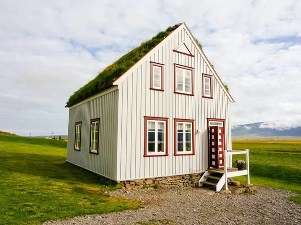 Icelandic Traditional Alone Turf Roof House Countryside — Stock Photo, Image