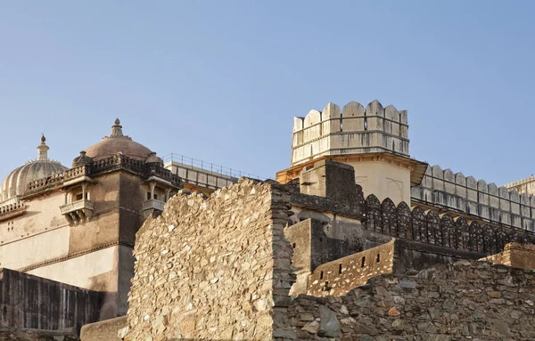 Obytné Čtvrti Kumbhalghar Fort Pod Večerním Sluncem Klenutými Střechami Známkami — Stock fotografie