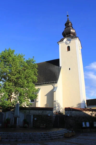 Szenischer Blick Auf Die Christliche Kirchenarchitektur — Stockfoto