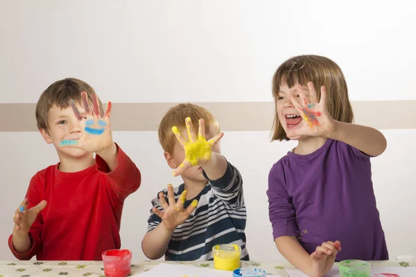 Pintura Infantil Com Tintas Dedo Divertir — Fotografia de Stock