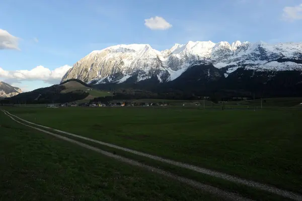 Salzkammergut Avec Ses Sommets Montagneux Blancs — Photo