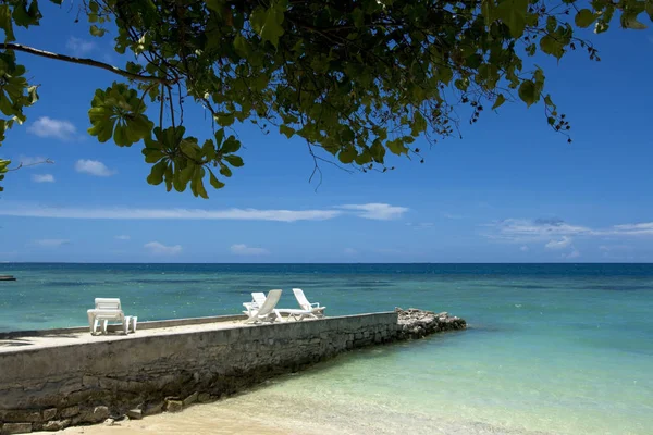 Sillas Playa Muelle Costa Del Océano Índico Maldivas — Foto de Stock