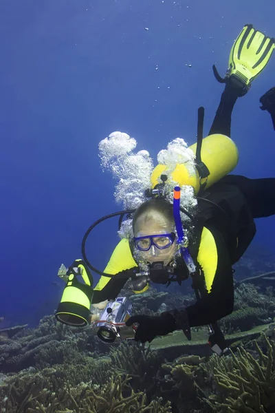 Diver Camera Deep Bubbles — Stock Photo, Image