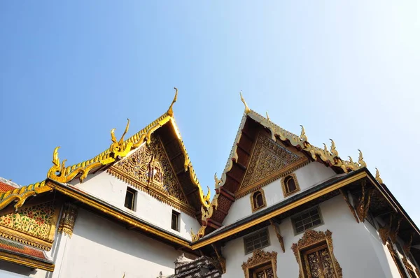 Telhado Templo Estilo Tradicional Tailandês — Fotografia de Stock