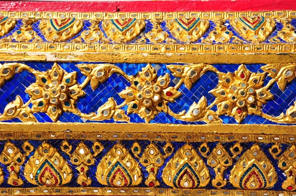 Design Estuque Ouro Estilo Tailandês Nativo Parede — Fotografia de Stock