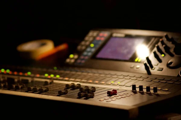 Soundboard Mixer Der Dunklen Umgebung Eines Live Konzerts — Stockfoto