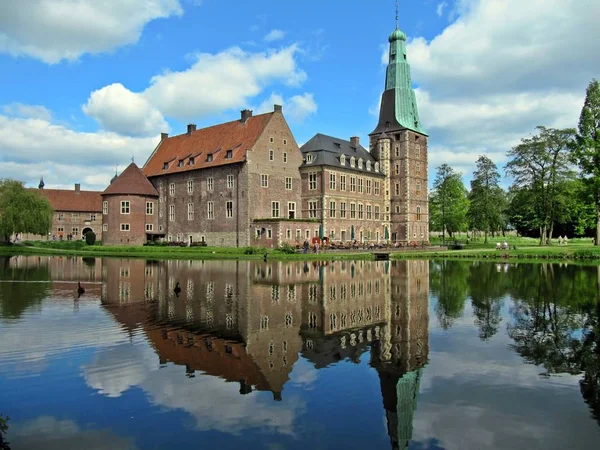Burg Raesfeld Turmfahne — Stockfoto