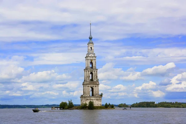 Καμπανίλ Πλημμύρισε Στον Ποταμό Βόλγα Ρωσία Καλυασίνη — Φωτογραφία Αρχείου