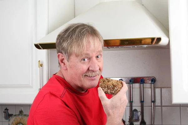 Man Loaf Bread Kitchen — Stock Photo, Image