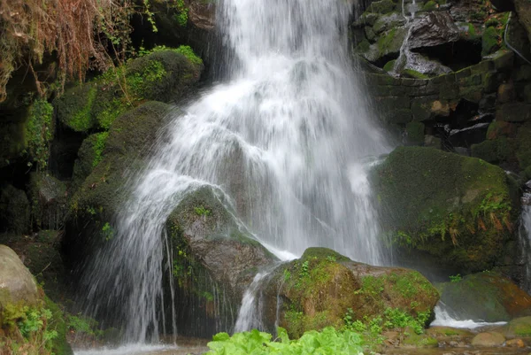 Bela Cachoeira Fundo Natureza — Fotografia de Stock