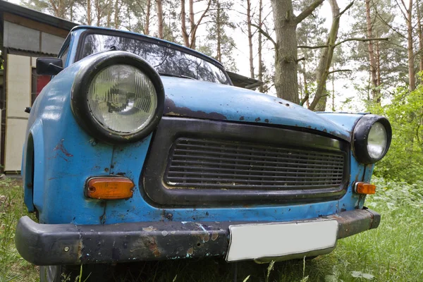 Alter Oldtimer Auf Der Straße — Stockfoto