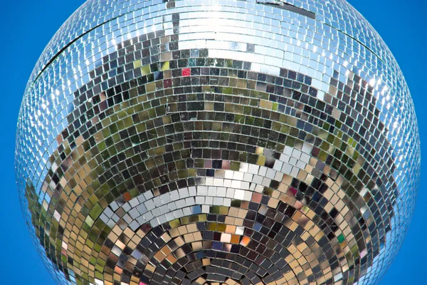 Outdoor Disco Ball Day Time — kuvapankkivalokuva