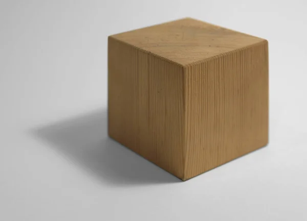 Studio Fotografia Cubo Legno Marrone Chiaro Isolato Bianco Con Ombra — Foto Stock