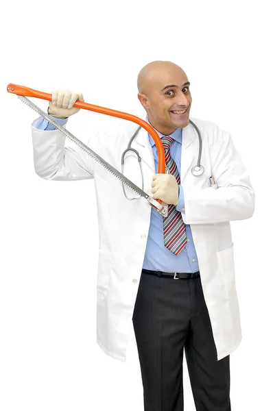 Arzt Mit Säge Isoliert Weiß — Stockfoto
