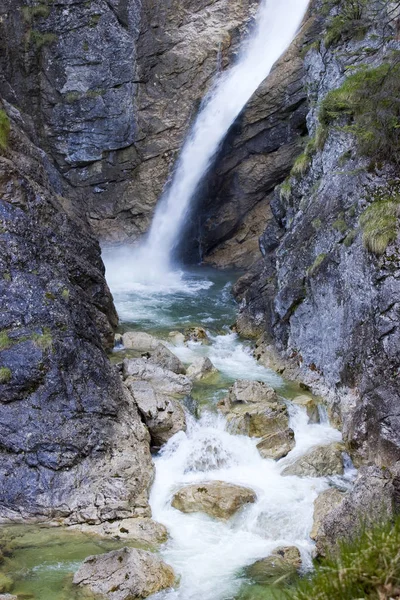 Bavyera Daki Neuschwanstein Kalesinin Yakınındaki Pollat Vadisi Nde Şelale — Stok fotoğraf