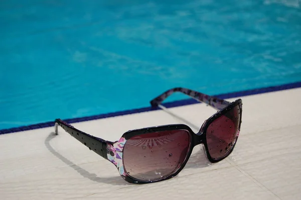Sluneční Brýle Pláži — Stock fotografie