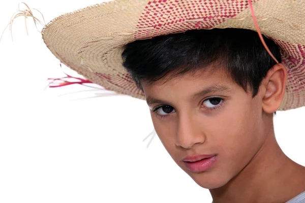 Портрет Мальчика Большой Шляпе — стоковое фото