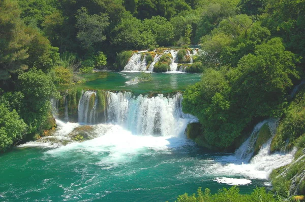 Mooie Waterval Natuur Achtergrond — Stockfoto