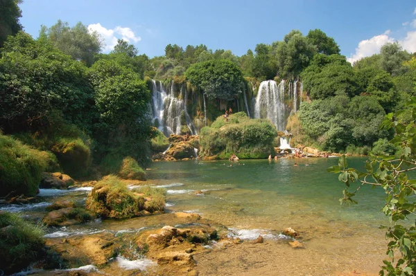 Mooie Waterval Natuur Achtergrond — Stockfoto