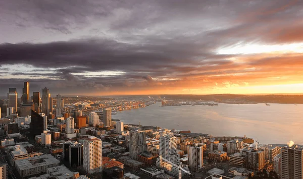 シアトルの街の夕日 — ストック写真