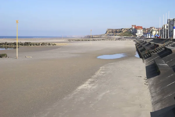 Havsutsikt Med Sandstrand Vid Wimmereux Nära Boulogne Pas Calais Frankrike — Stockfoto