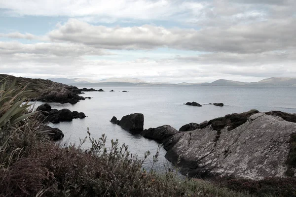 Kerry Naturskön Utsikt Irland Med Berg Mot Vacker Blå Molnigt — Stockfoto