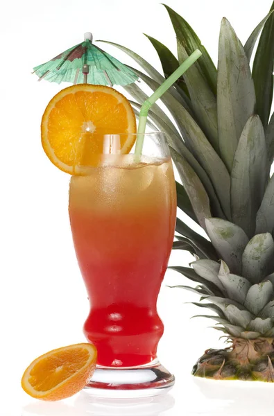 Tequila Sunrise Cocktail Geïsoleerd Een Witte Achtergrond — Stockfoto