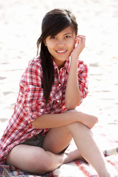 Portret Nastoletnie Dziewczyny Plaży — Zdjęcie stockowe