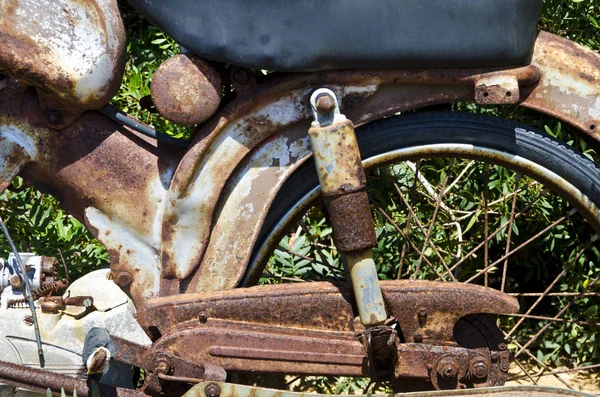 Stary Zardzewiały Motocykl Vintage — Zdjęcie stockowe