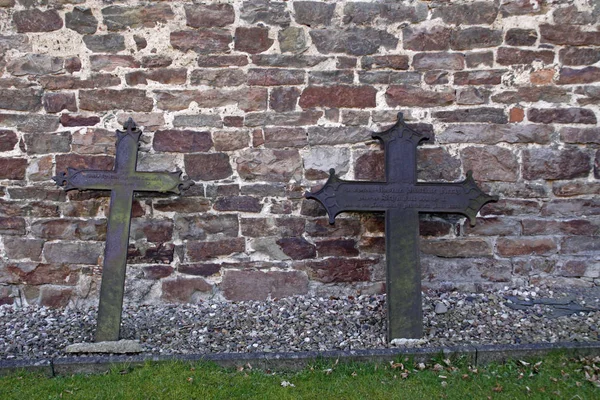 Gravkors Vid Hhenred Kyrka — Stockfoto