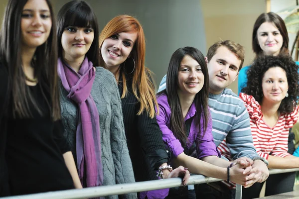 Estudantes Felizes Pessoas Grupo Retrato Universidade Interior Edifício — Fotografia de Stock