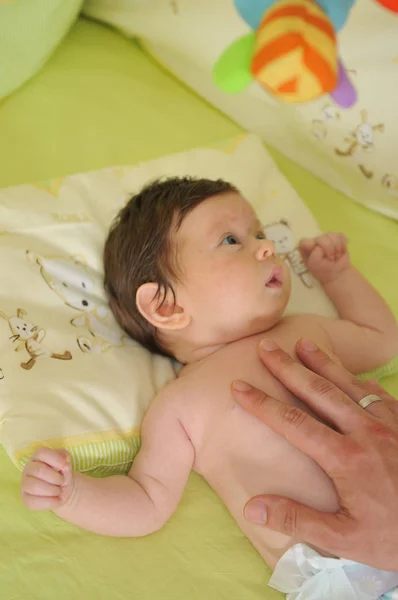 Schattige Kleine Baby Indoor Close Portret — Stockfoto