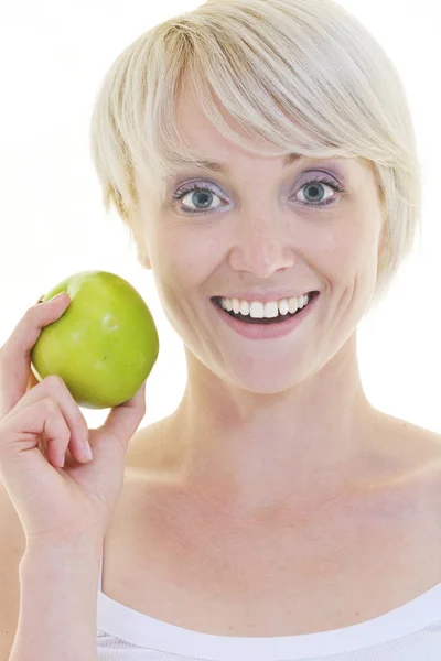 Lycklig Ung Kvinna Äter Grönt Äpple Isolerad Vit Bakrund Studion — Stockfoto