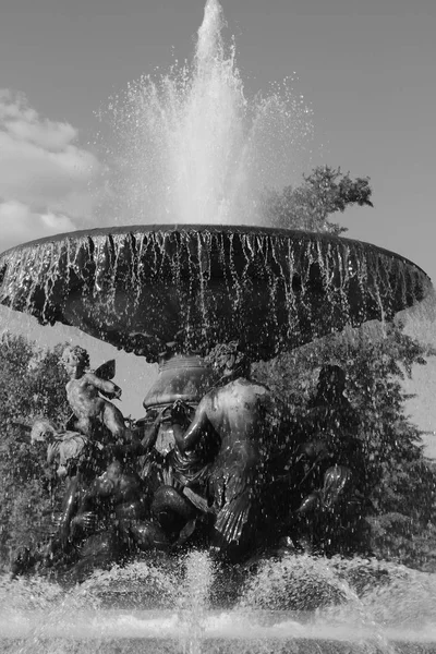 アルバート広場のドレッデン噴水 — ストック写真