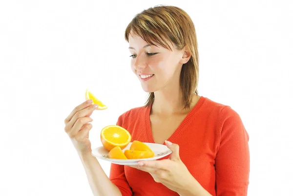 Hübsche Frau Mit Orangefarbenen Früchten — Stockfoto