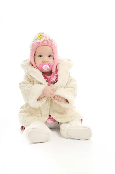 Bonito Bebê Pequeno Feliz Com Chapéu Inverno Casaco Isolado Branco — Fotografia de Stock