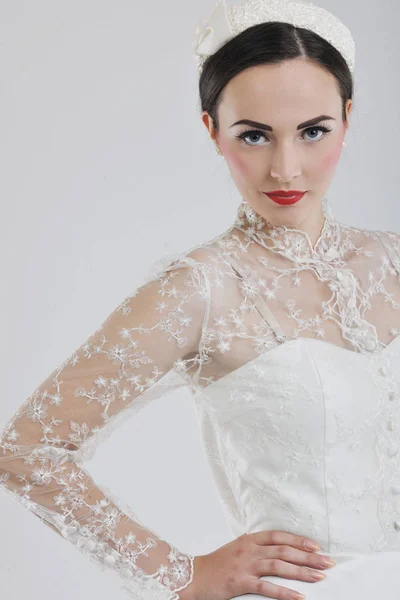 Belle Jeune Mariée Portant Une Robe Mariée Dans Style Rétro Images De Stock Libres De Droits