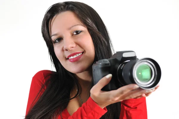 Молодая Женщина Держащая Камеру Руке Фотографирует Изолированно — стоковое фото