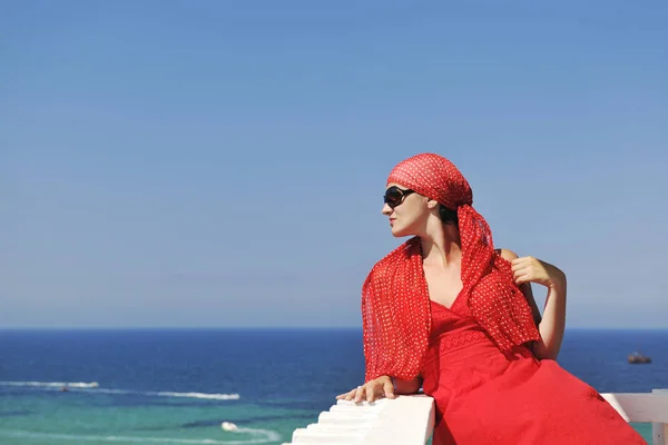 Ευτυχής Νεαρή Γυναίκα Τουριστική Τυνησία Ταξιδεύουν Οδικό Ταξίδι — Φωτογραφία Αρχείου