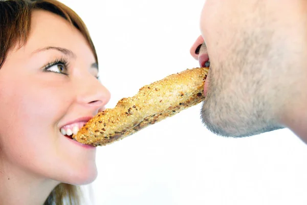Happy Couple Eating Croissant — Stock Photo, Image