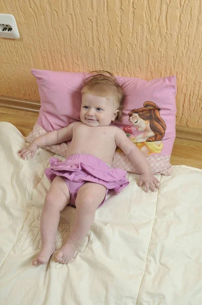 Χαριτωμένο Μικρό Μωρό Εσωτερικό Κοντινό Πλάνο Πορτρέτο — Φωτογραφία Αρχείου