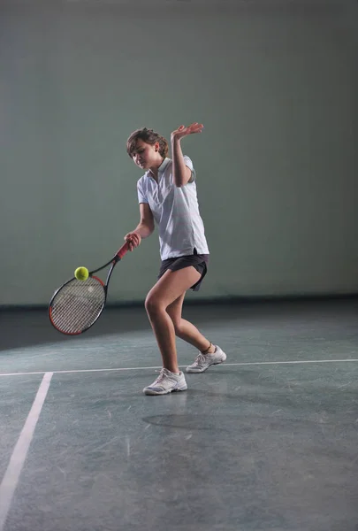 Теннис Девочек Помещении — стоковое фото