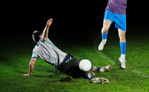 Competitie Actie Lopen Springen Duel Van Voetballers Het Voetbalstadion Nachts — Stockfoto