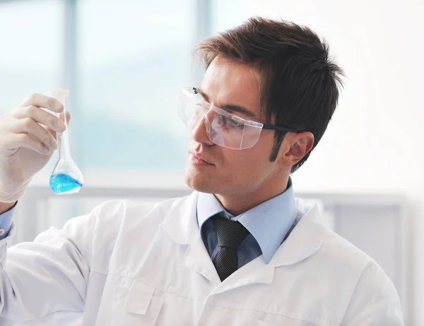 Pesquisa Ciência Estudantes Medicina Pessoas Laboratório Brilhante Representando Química Educação — Fotografia de Stock