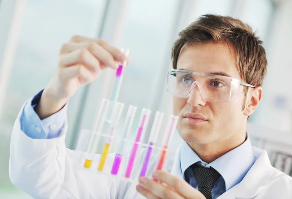 Pesquisa Ciência Estudantes Medicina Pessoas Laboratório Brilhante Representando Química Educação — Fotografia de Stock
