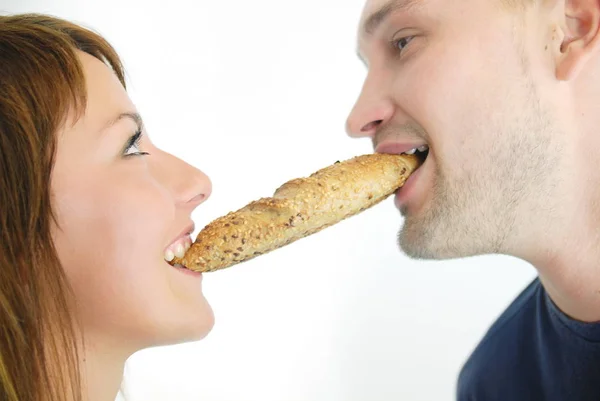 Happy Couple Eating Croissant — Stock Photo, Image