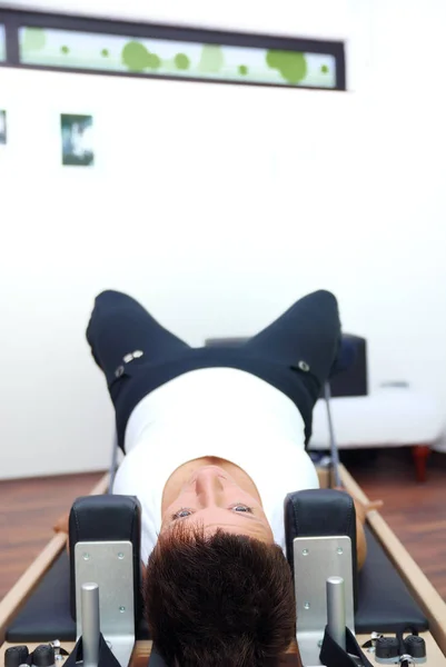 Pretty Girl Exercising Fitness Studio — Stock Photo, Image